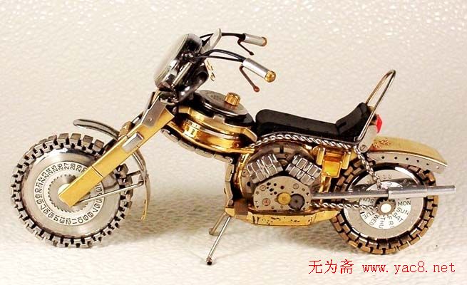 废旧手表打造另类摩托车工艺品
